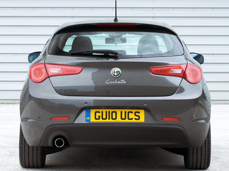  Alfa Romeo Giulietta 2010 года  (UK) (фото 44 из 67)